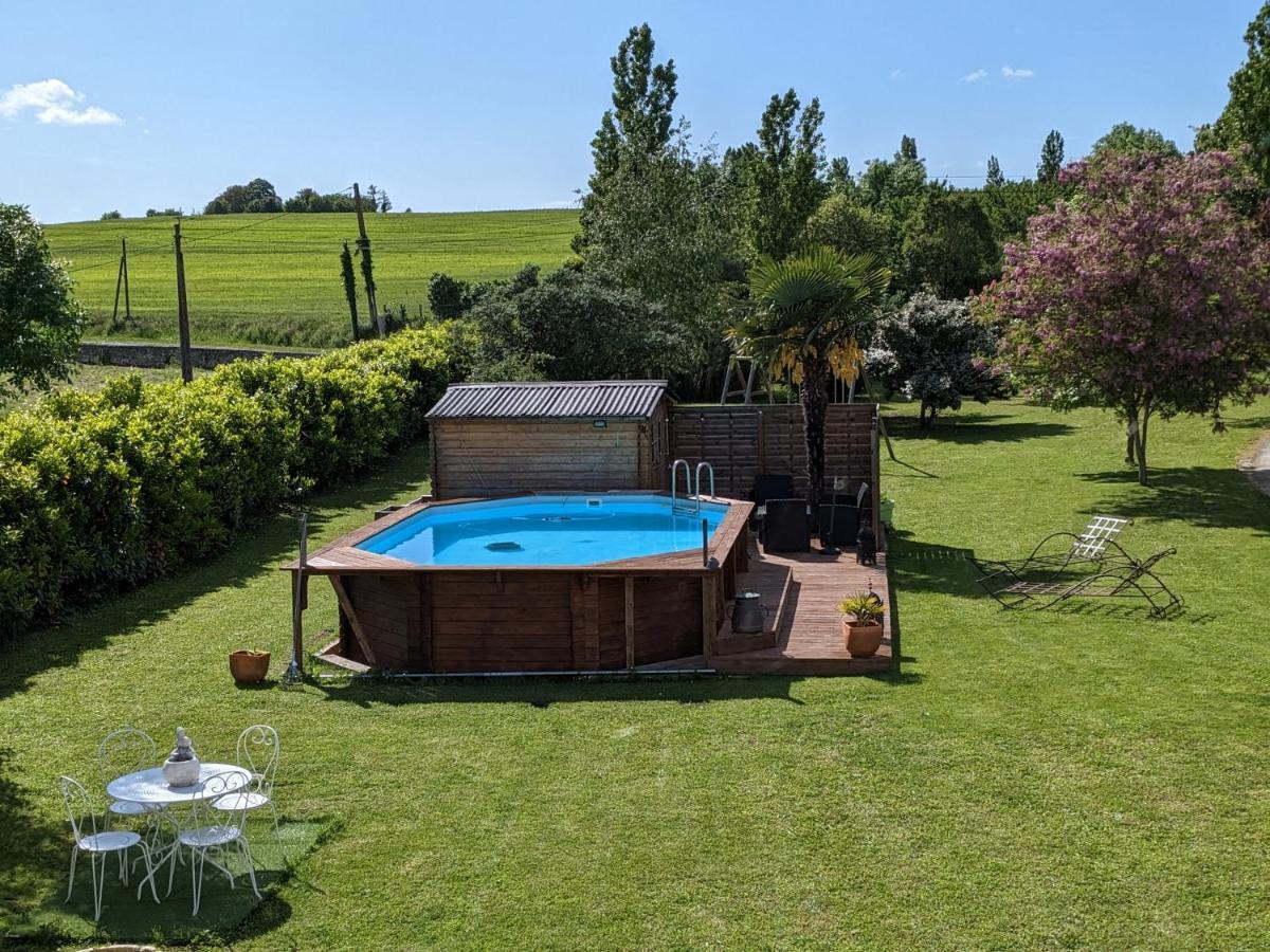 Gite De La Petite Vallee Saint-Savinien 外观 照片